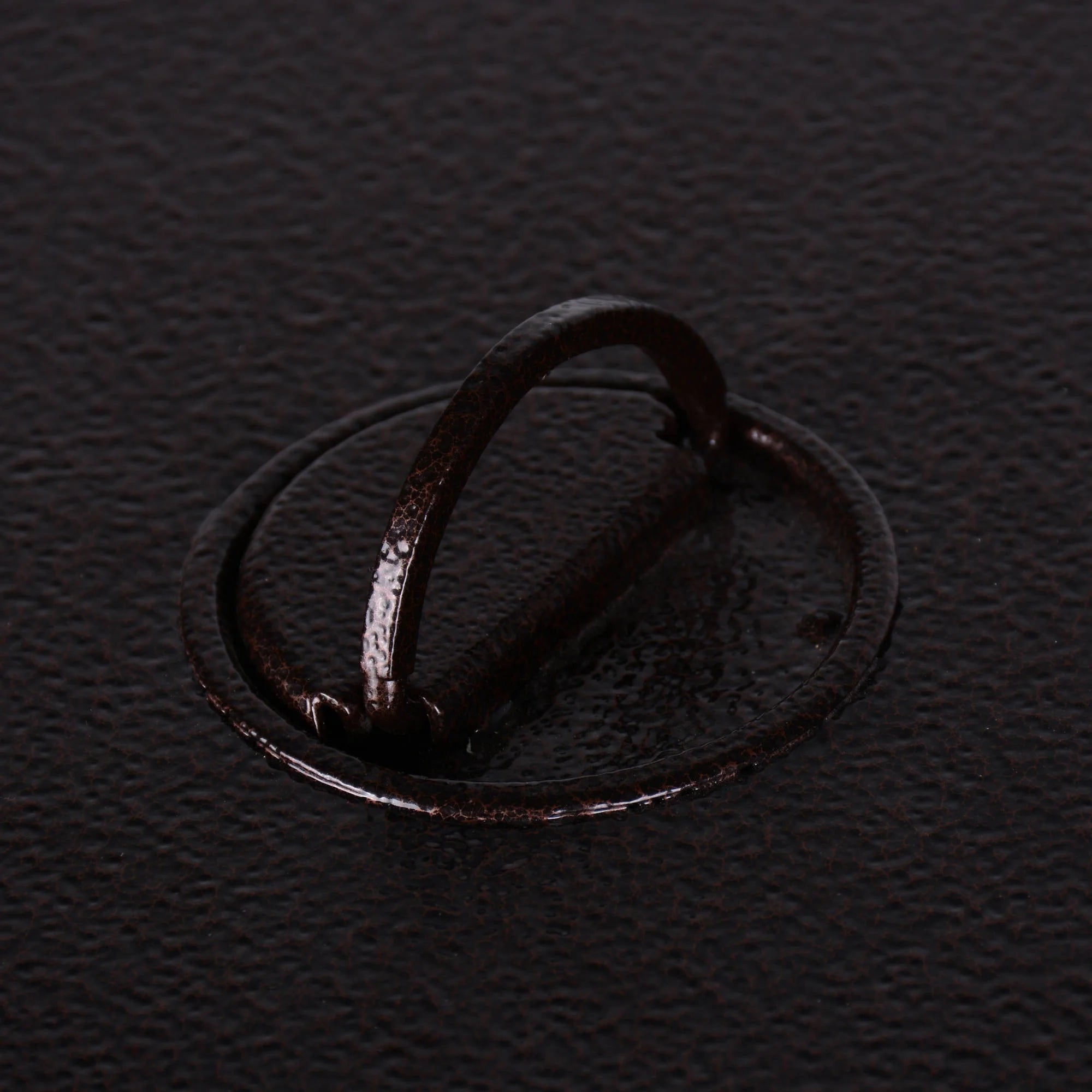 Colebrooke 37" round 50,000 BTU Propane Gas Fire Pit Table with Glass Beads, Metal Lid and Protective Cover